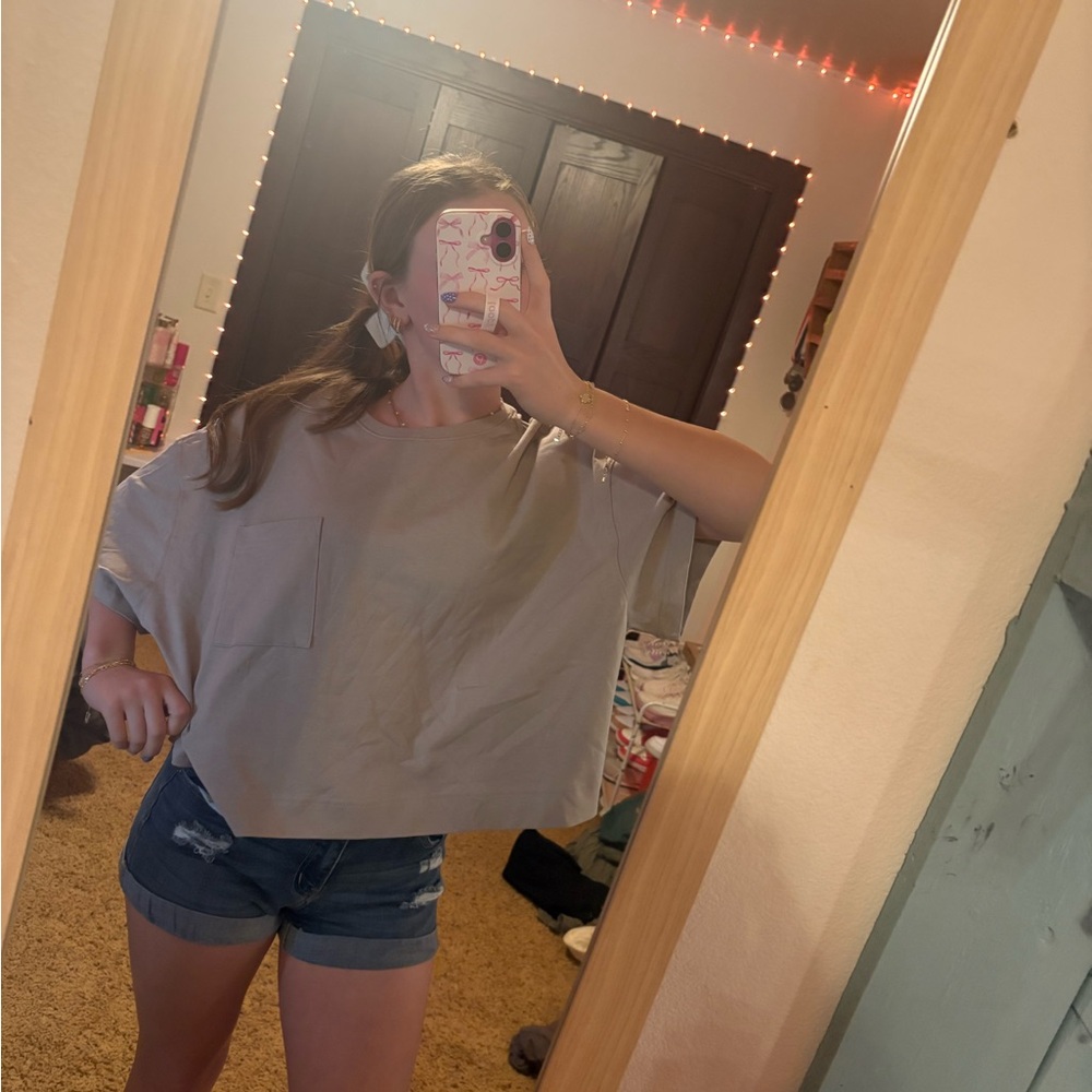 Chic Gray Short Sleeve Women's Tee